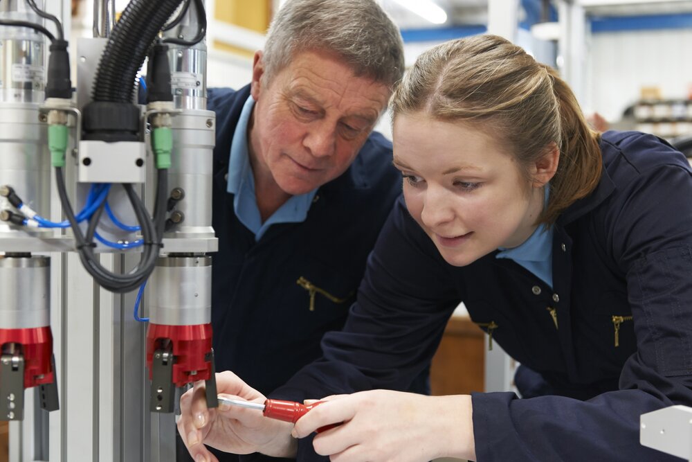 Apprentice learning in workshop